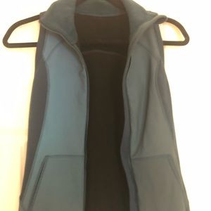 Lulu lemon reflective athletic vest in blue.